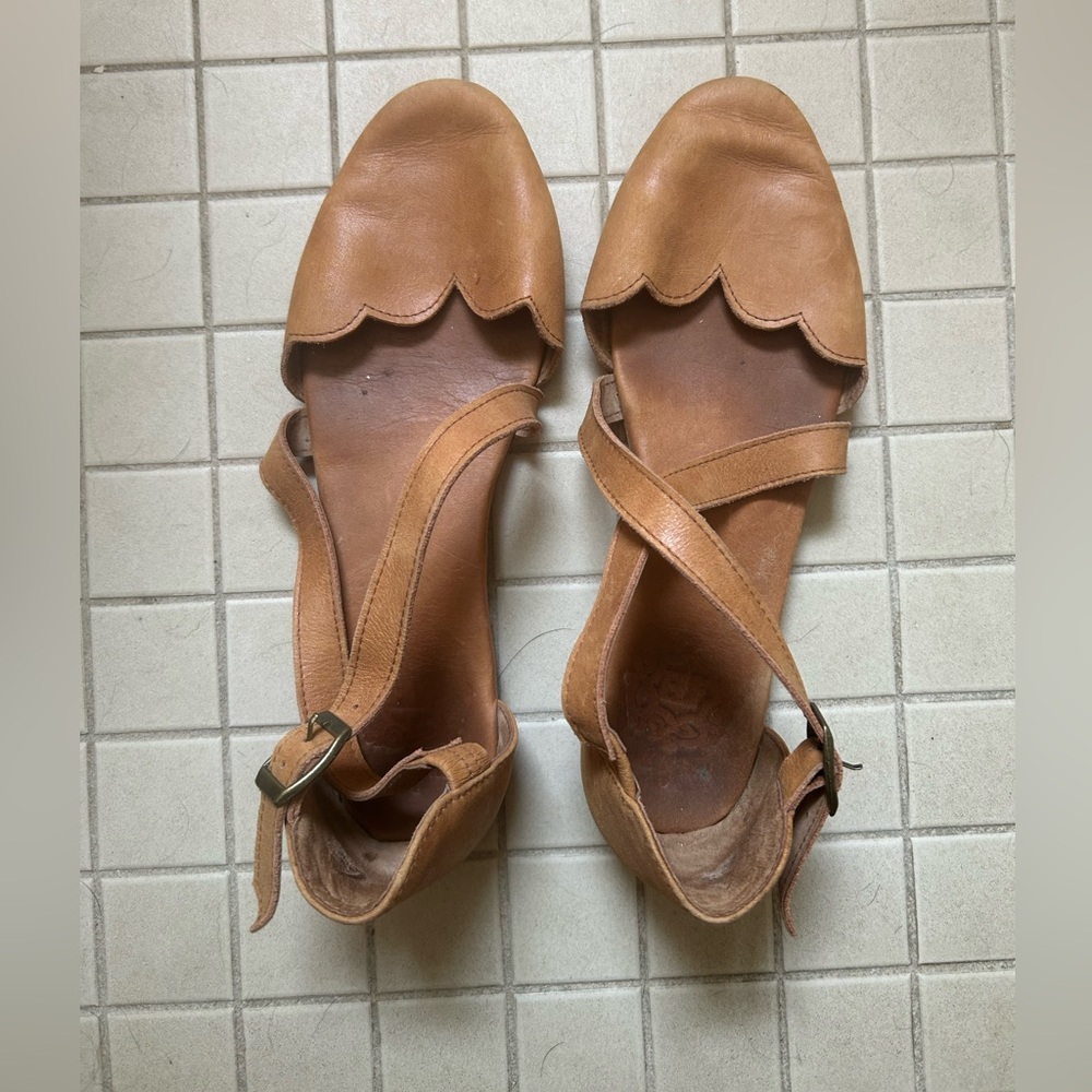 HANDMADE LEATHER SANDALS